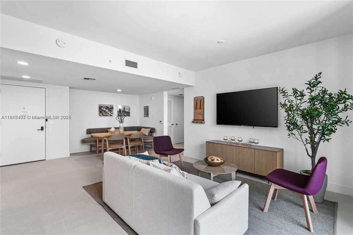 Dining room, Interior, Living room, Recessed Lighting