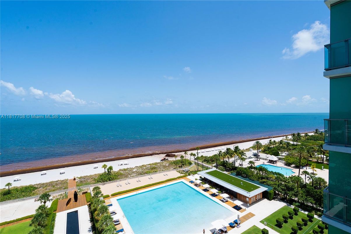 Exterior, Pool, Water