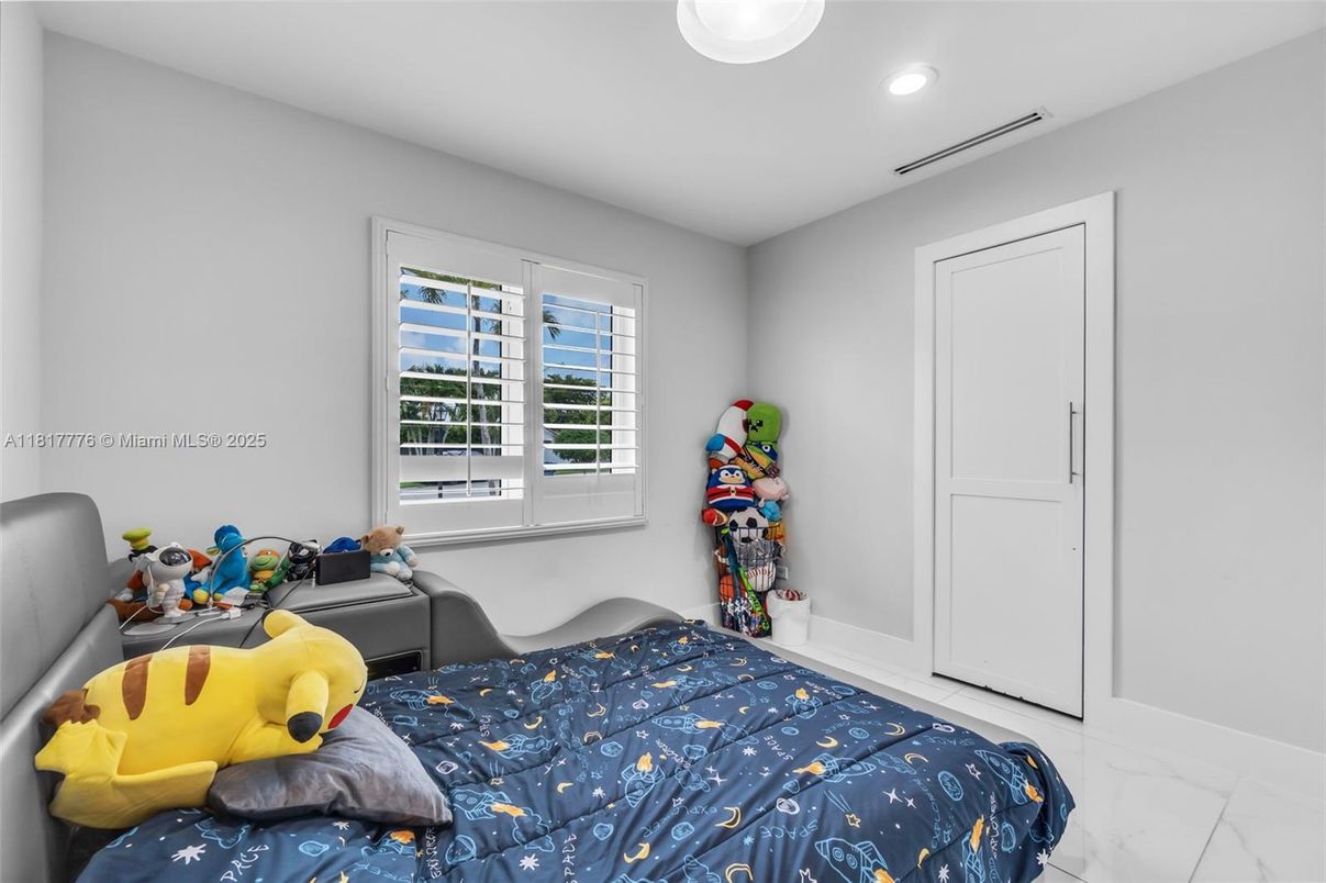 Bedroom, Interior, Marble, Recessed Lighting