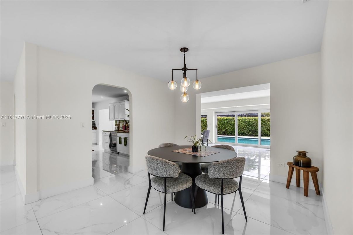 Dining room, Interior, Kitchen, Marble, Pendant Lights, Recessed Lighting