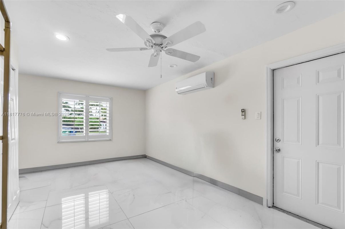Empty room, Interior, Marble, Recessed Lighting