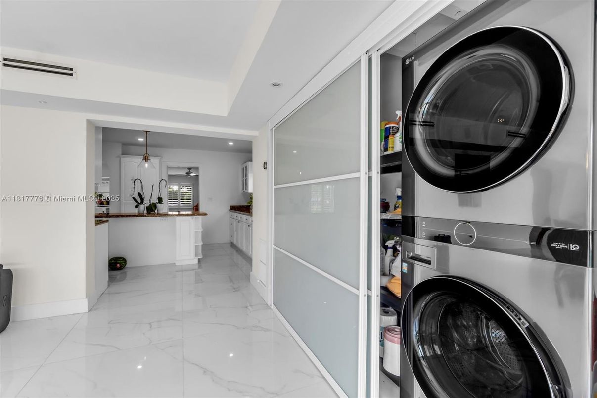 Interior, Marble, Pendant Lights, Recessed Lighting, Utility Closets, Washer