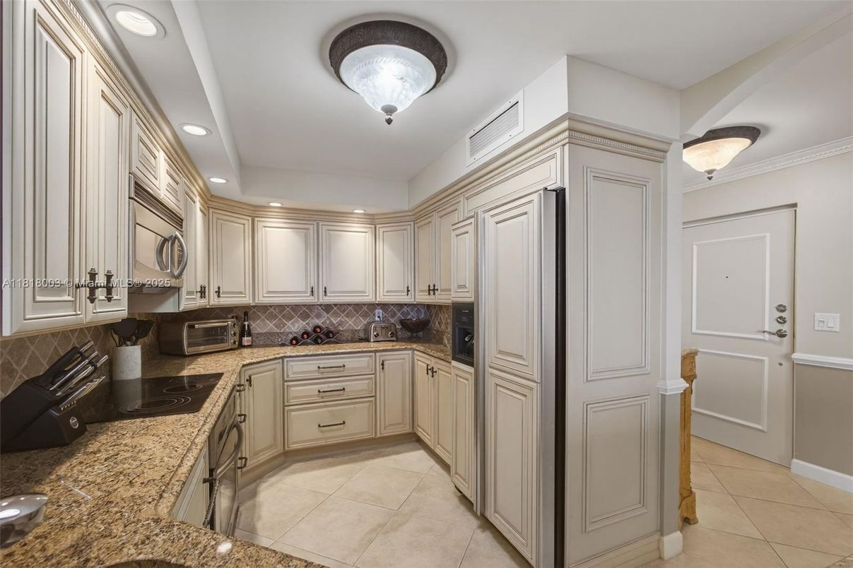 Interior, Kitchen, Recessed Lighting