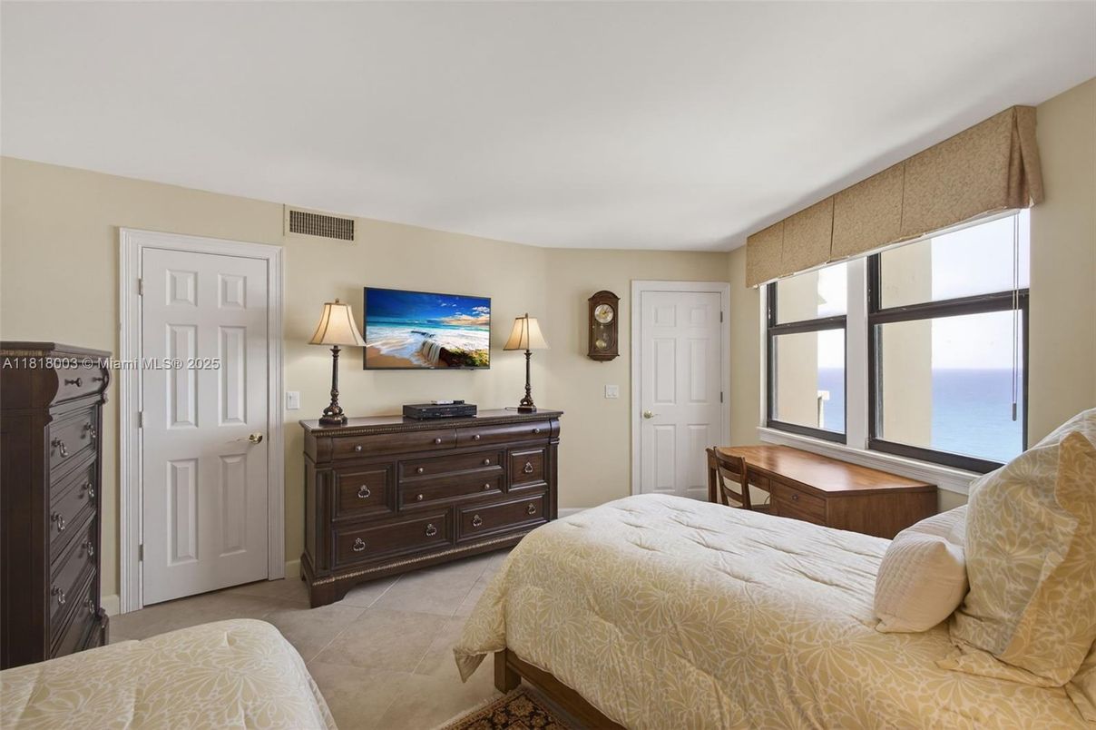 Bedroom, Interior, Water
