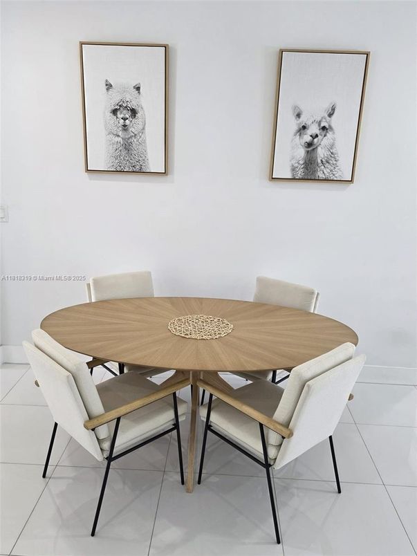 Dining room, Interior