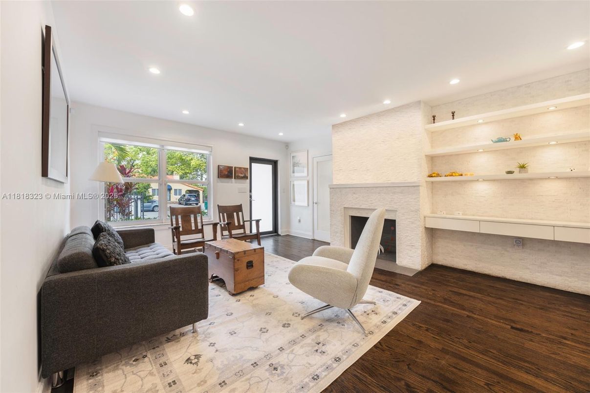 Fireplace, Interior, Living room, Recessed Lighting, Wood Texture Flooring