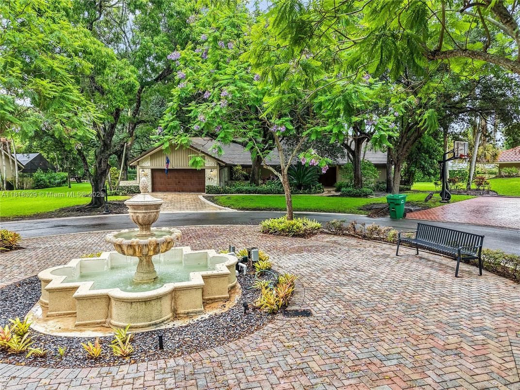 Backyard, Detached Garage, Exterior