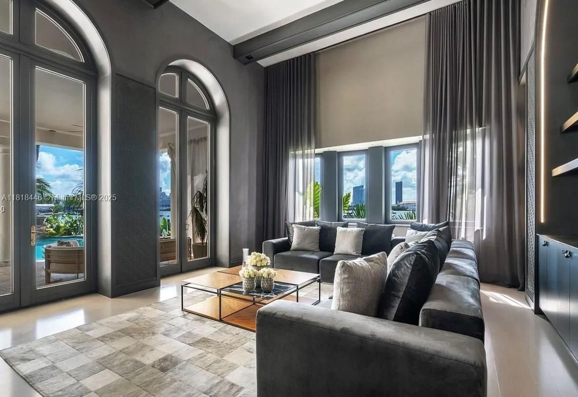 Interior, Living room