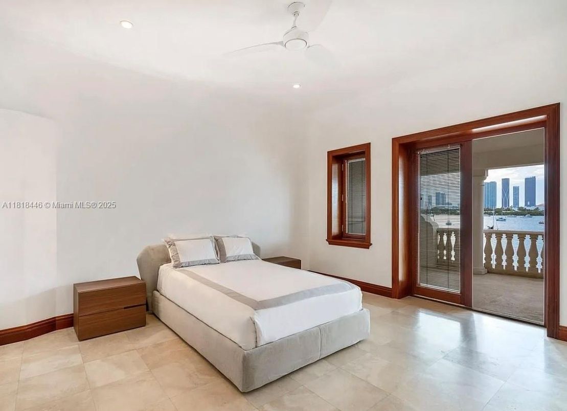 Bedroom, Interior, Recessed Lighting, Water