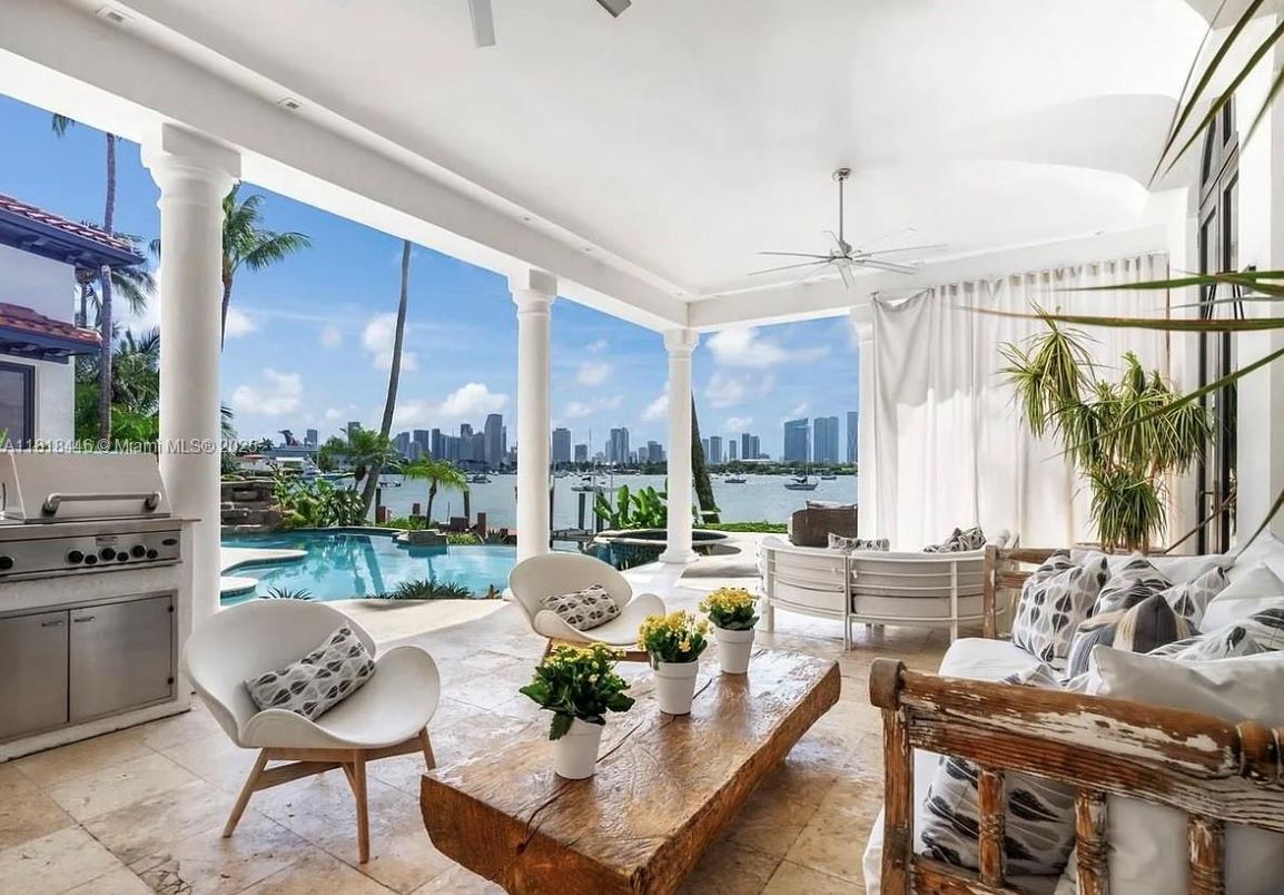 Interior, Pool, Sun Room, Water