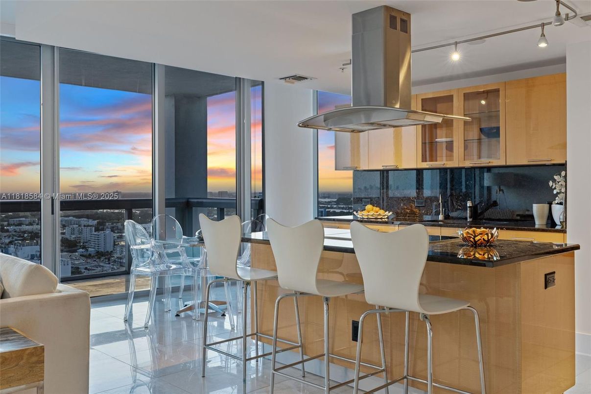 Dining room, Interior, Kitchen, Water