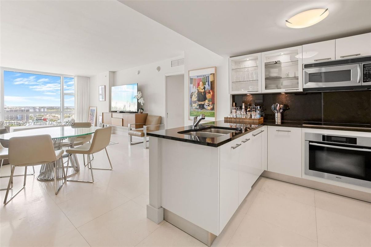 Dining room, Interior, Kitchen, Stainless Steel Appliances, Water
