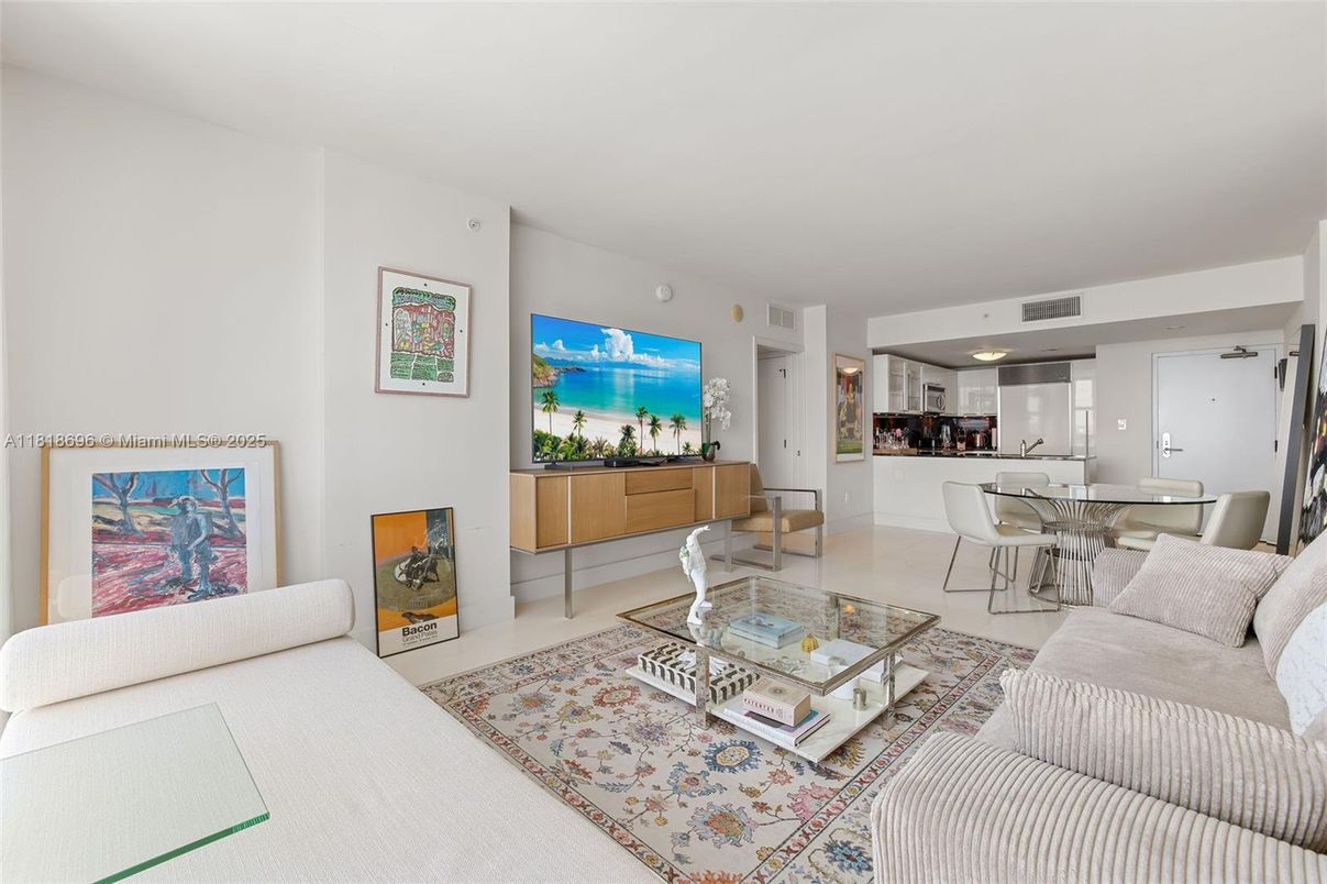 Dining room, Interior, Living room, Recessed Lighting