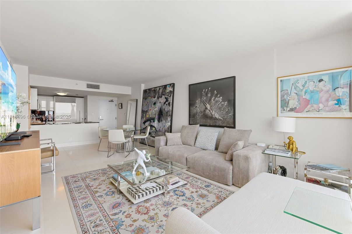 Dining room, Interior, Living room, Recessed Lighting