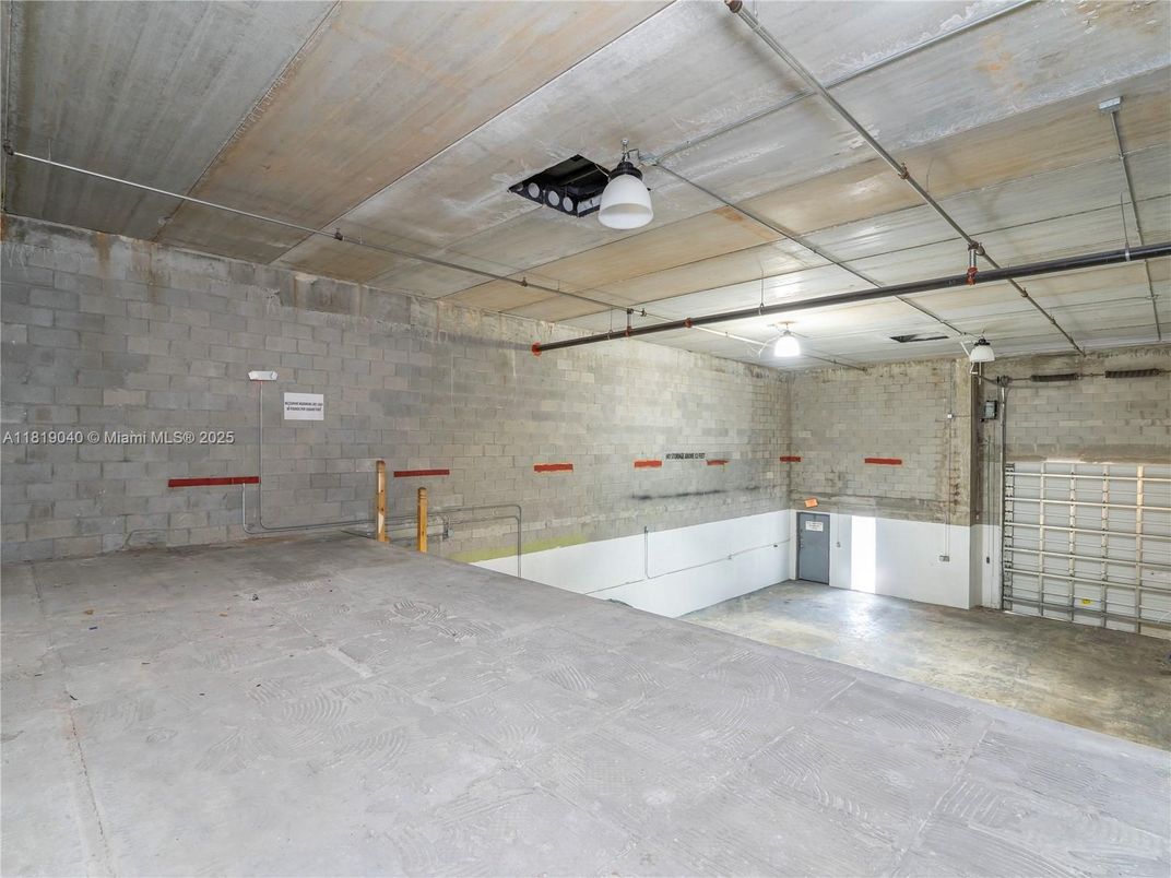 Garage, Interior, Stone Walls