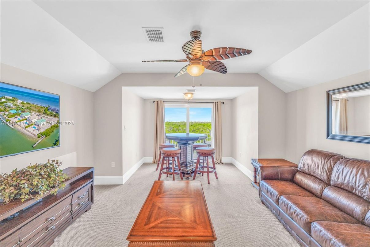 Dining room, Interior