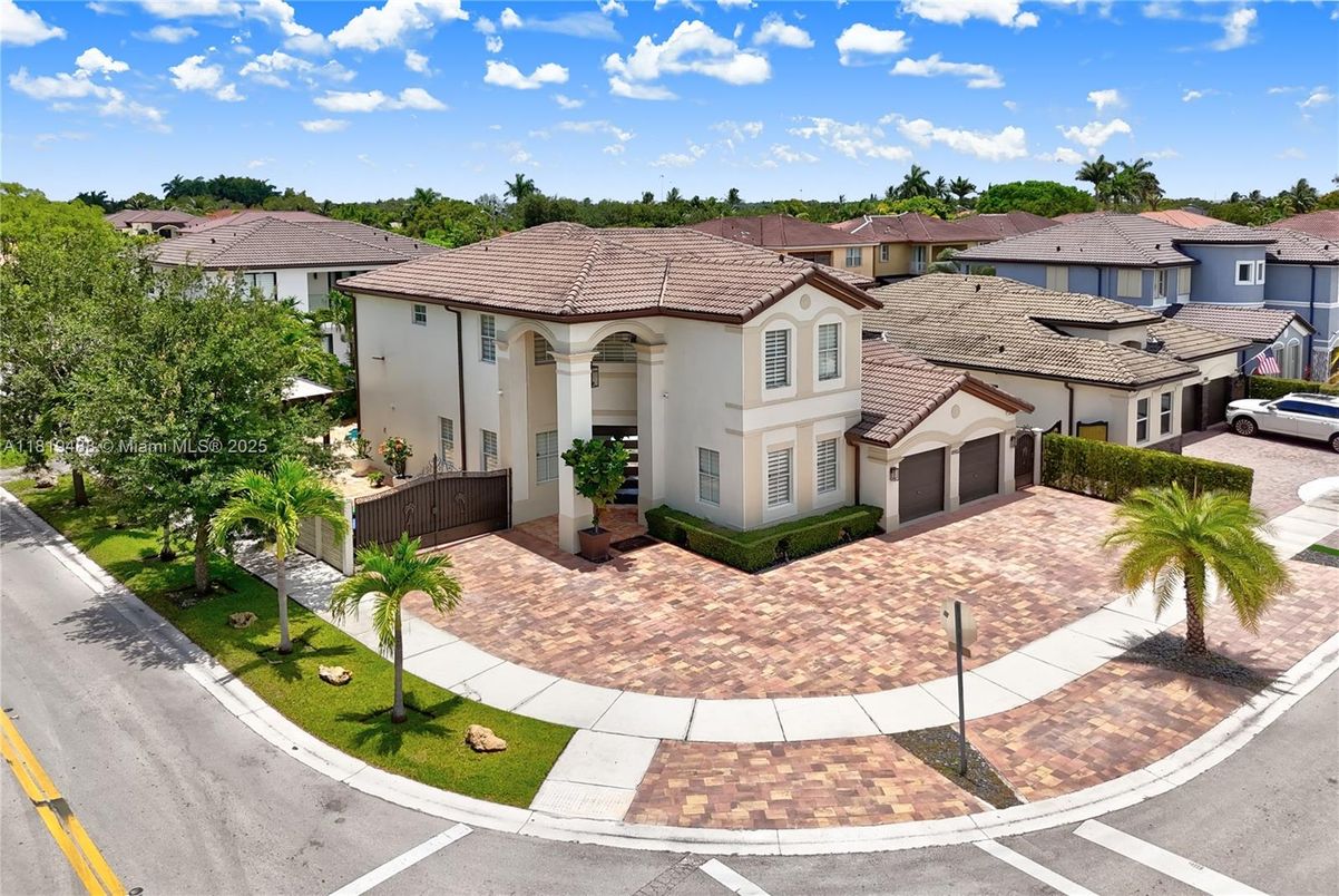 Exterior, Drone