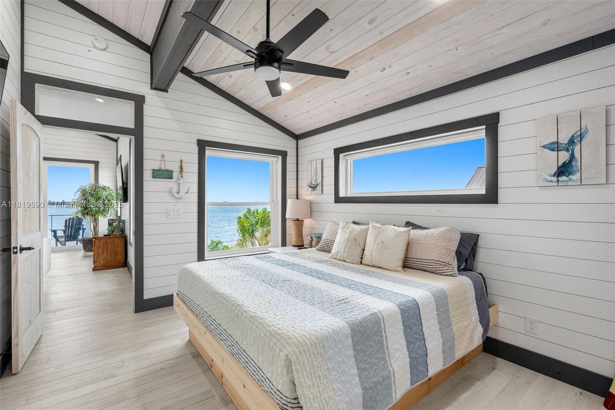 Bedroom, Interior, Water, Wooden Ceilings, Wood Texture Flooring