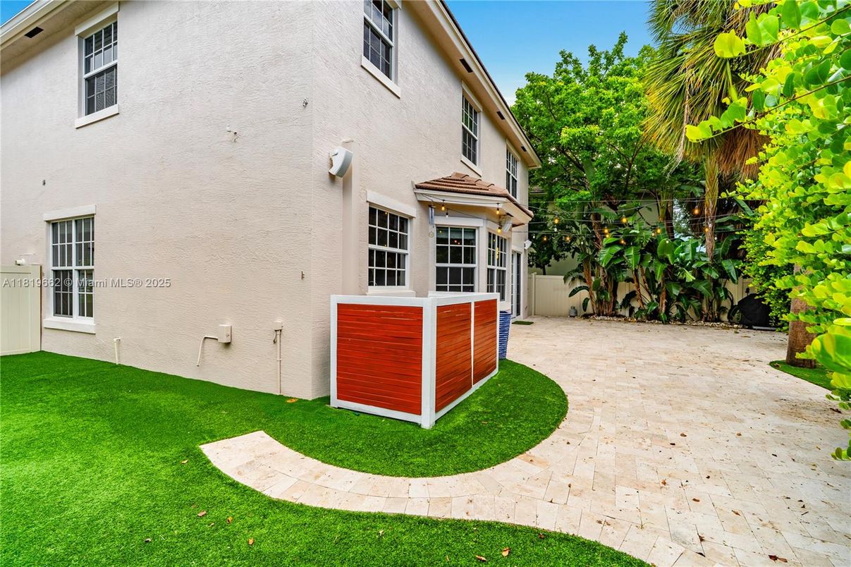 Backyard, Exterior