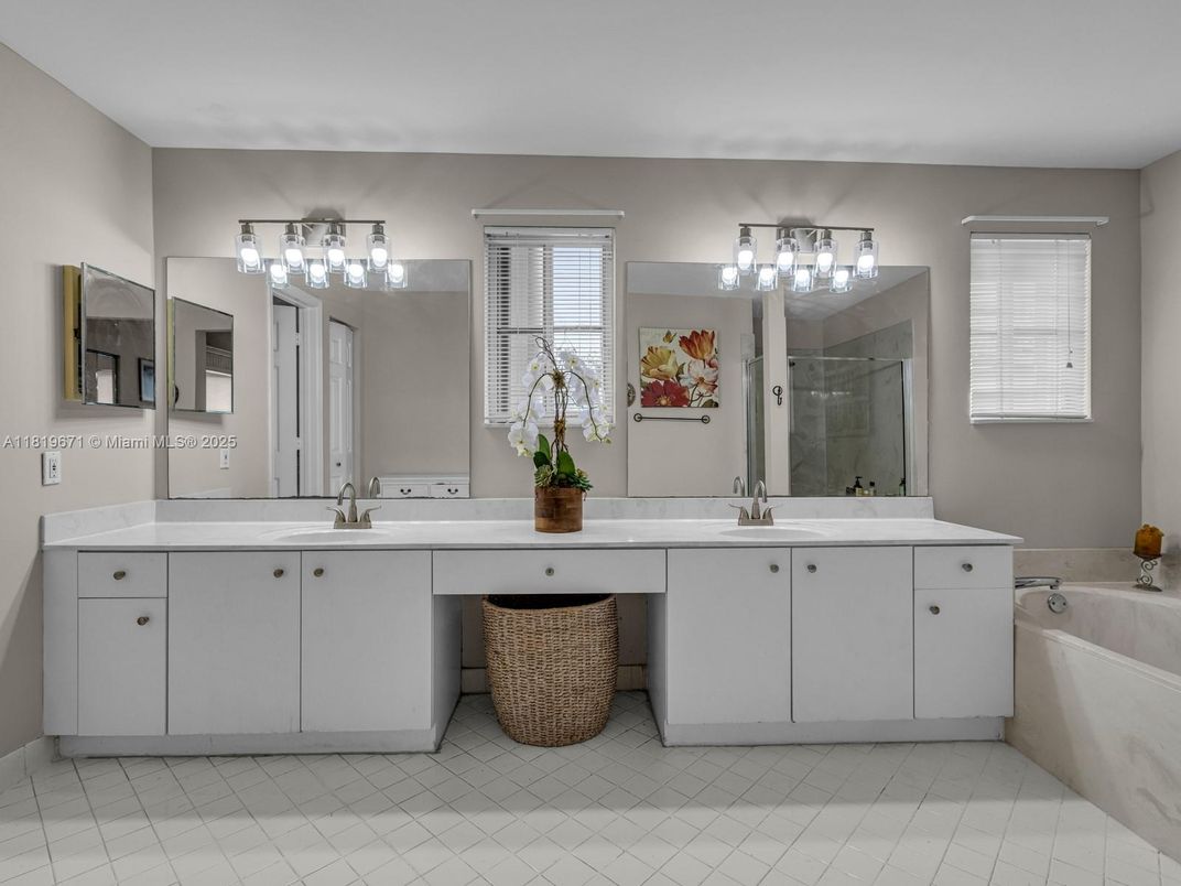 Bathroom, Dual Sink Vanities, Interior