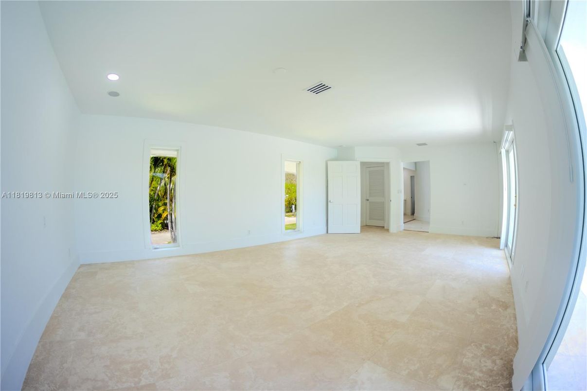 Empty room, Interior, Recessed Lighting