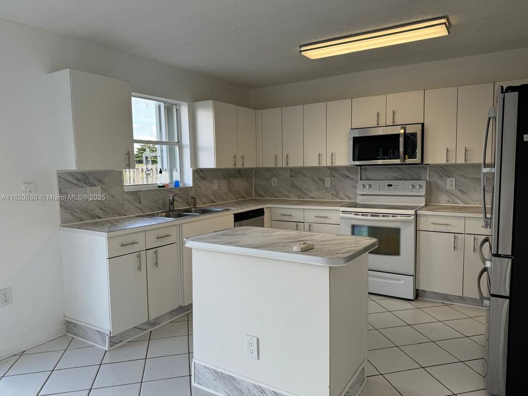 Interior, Kitchen, Marble Walls