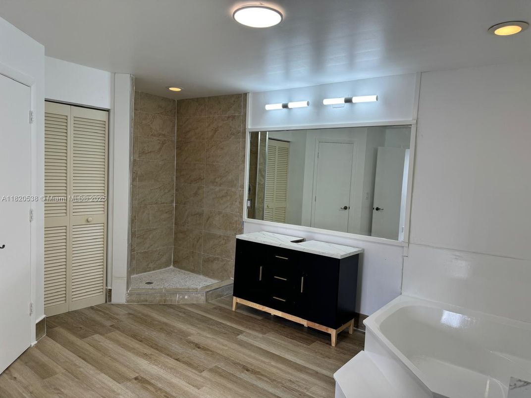 Bathroom, Interior, Recessed Lighting, Wood Texture Flooring