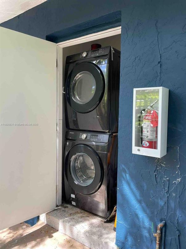 Interior, Utility Closets, Washer