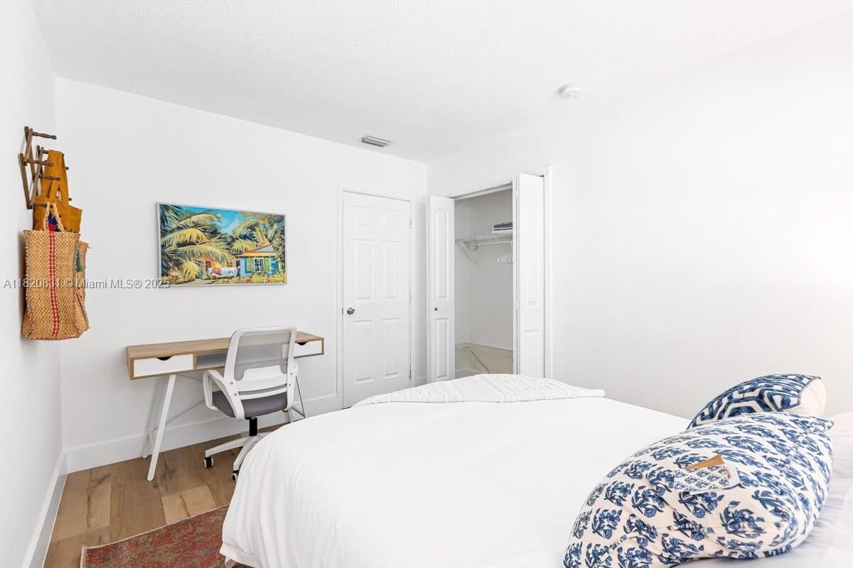 Bedroom, Home Office, Interior, Wood Texture Flooring