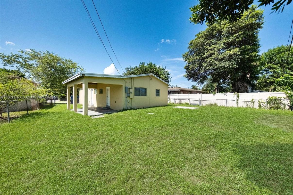 Backyard, Exterior