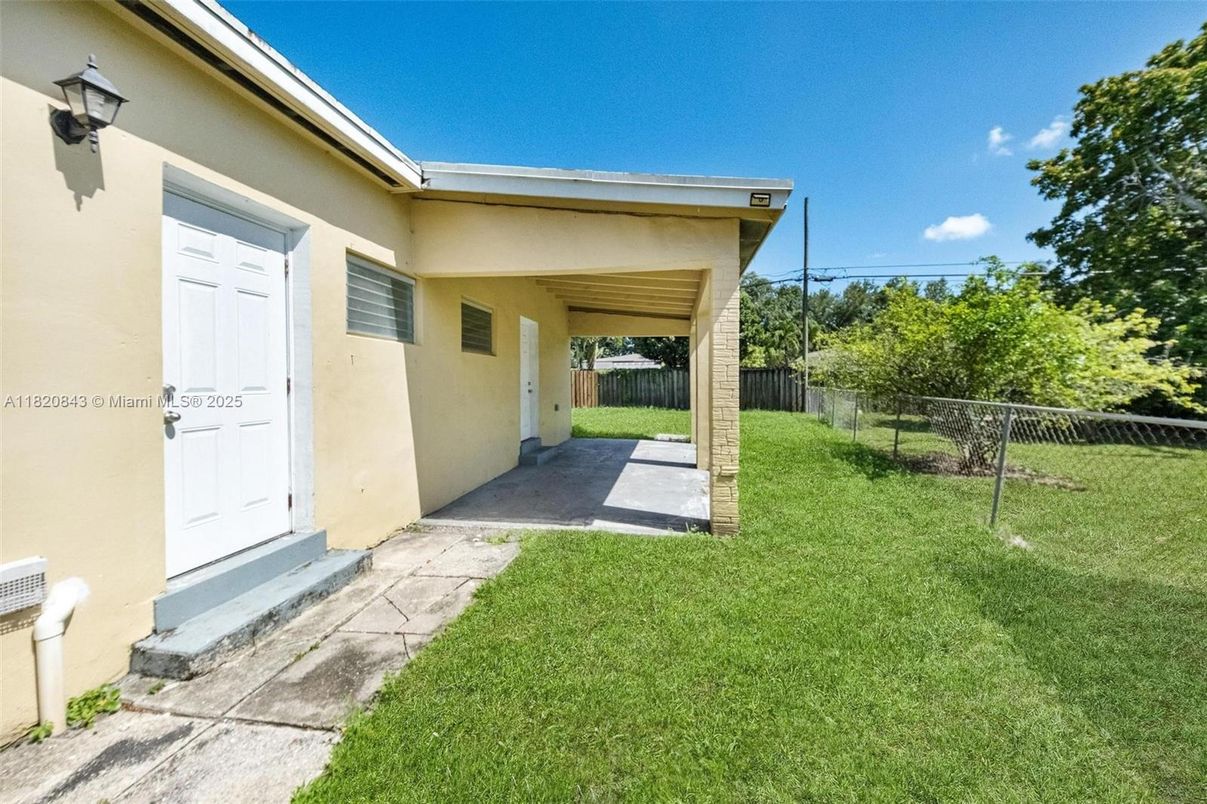 Backyard, Exterior