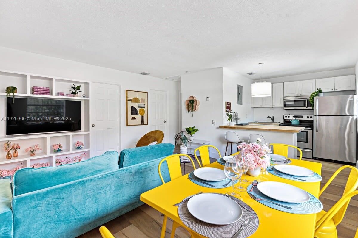 Dining room, Interior, Kitchen, Living room, Pendant Lights, Stainless Steel Appliances, Wood Texture Flooring