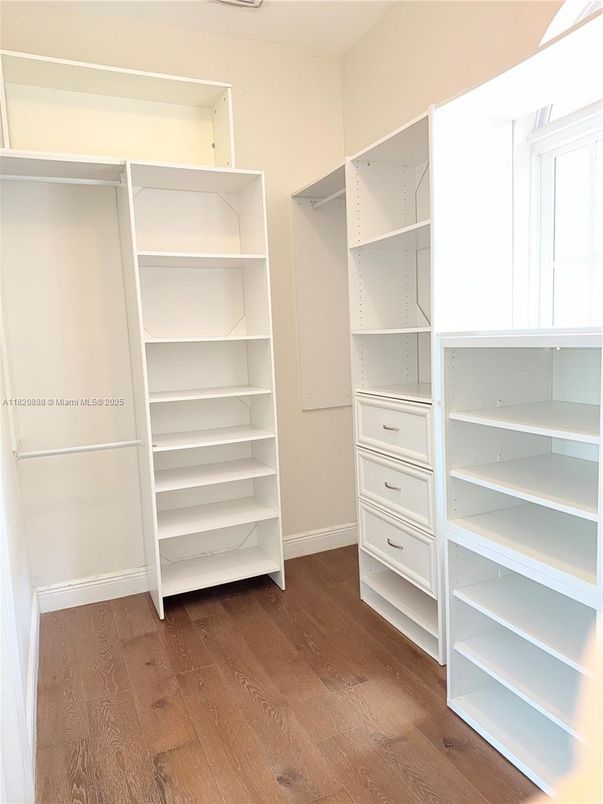 Interior, Walk-in Closets, Wood Texture Flooring