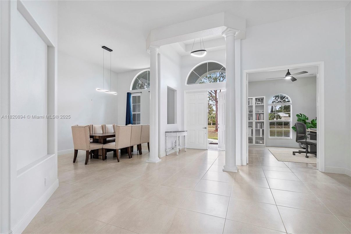 Dining room, Interior, Pendant Lights