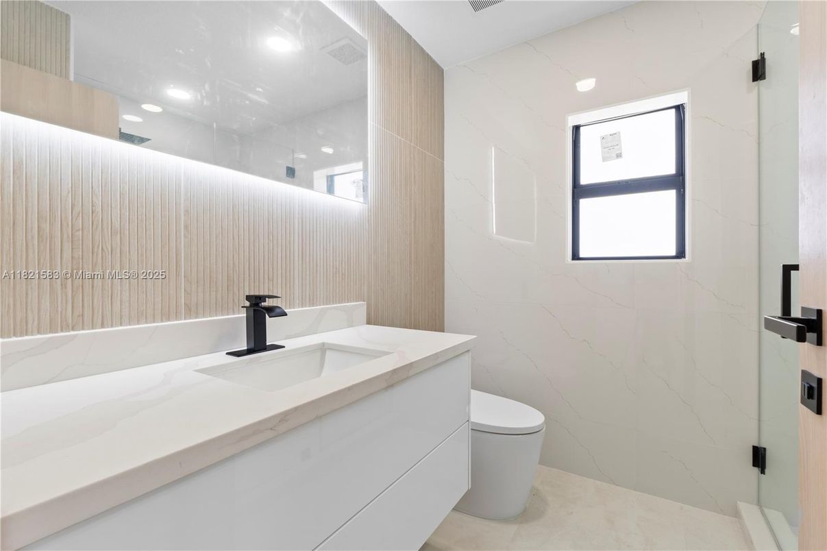 Bathroom, Interior, Marble Walls, Recessed Lighting