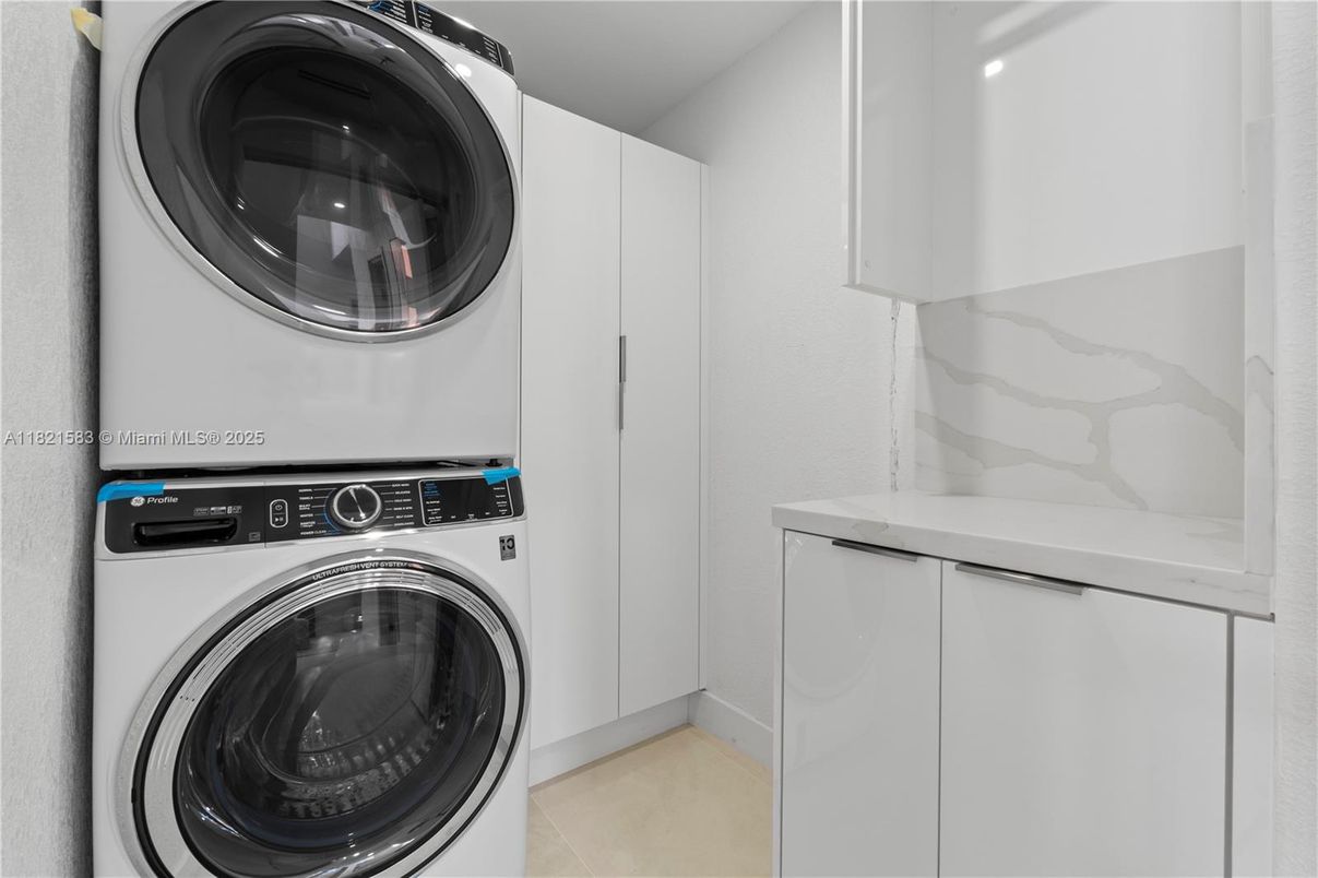 Interior, Utility Closets, Washer