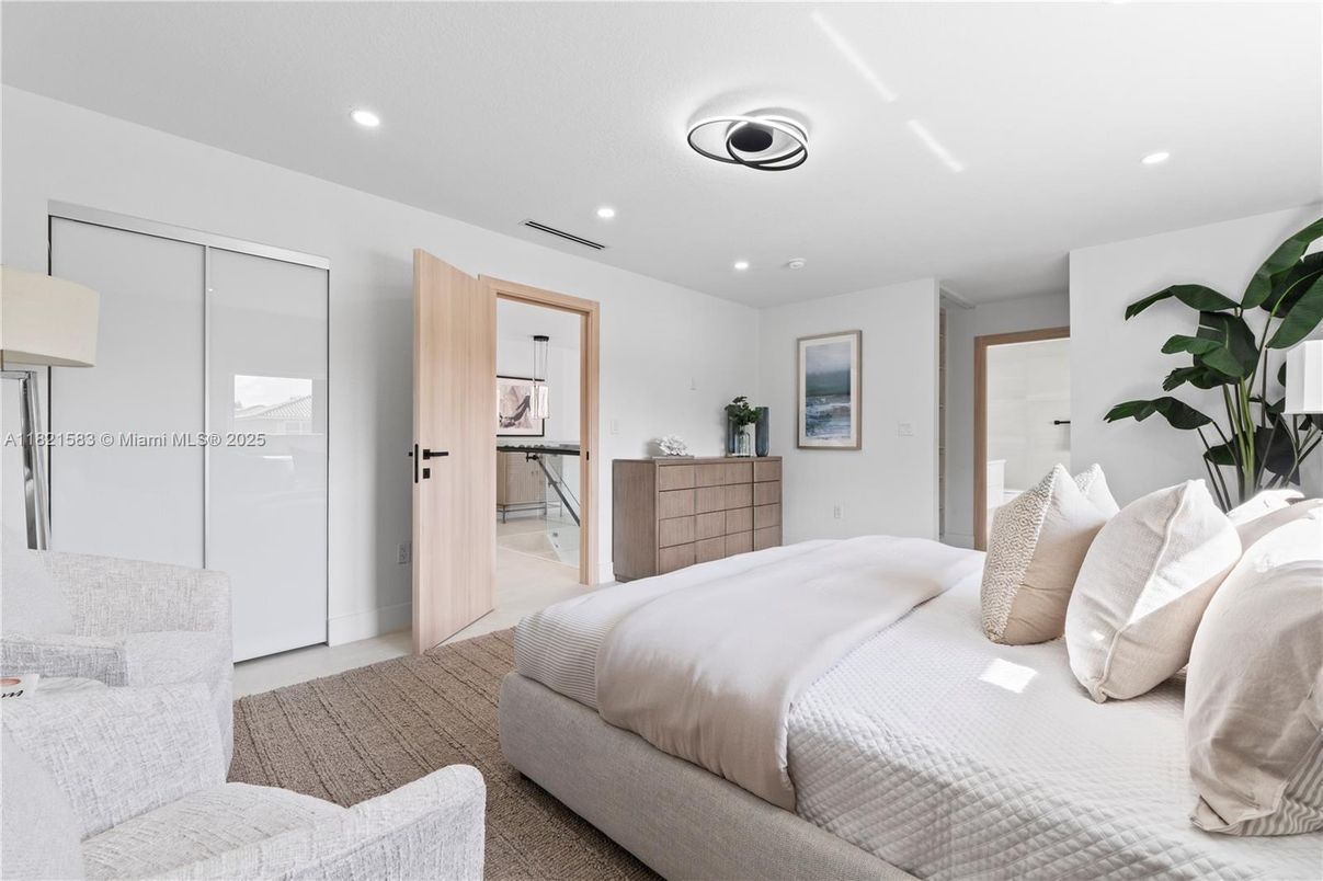 Bedroom, Interior, Recessed Lighting