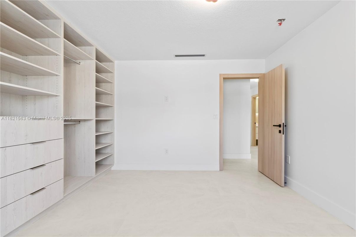 Interior, Walk-in Closets