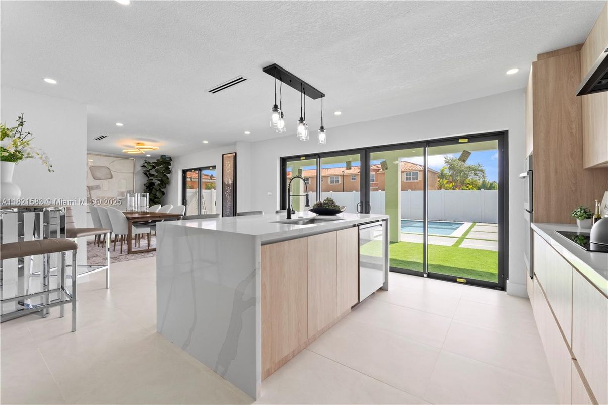 Dining room, Interior, Kitchen, Pendant Lights, Recessed Lighting