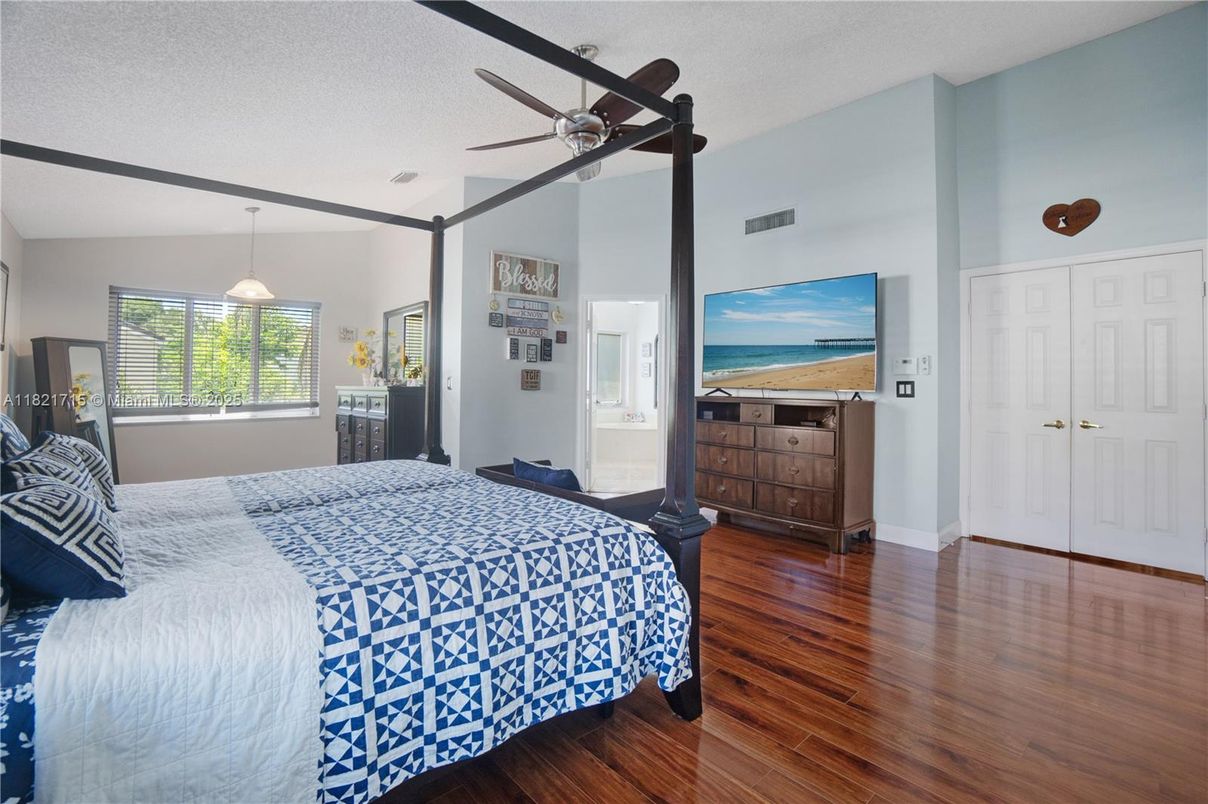 Bedroom, Interior, Pendant Lights, Wood Texture Flooring