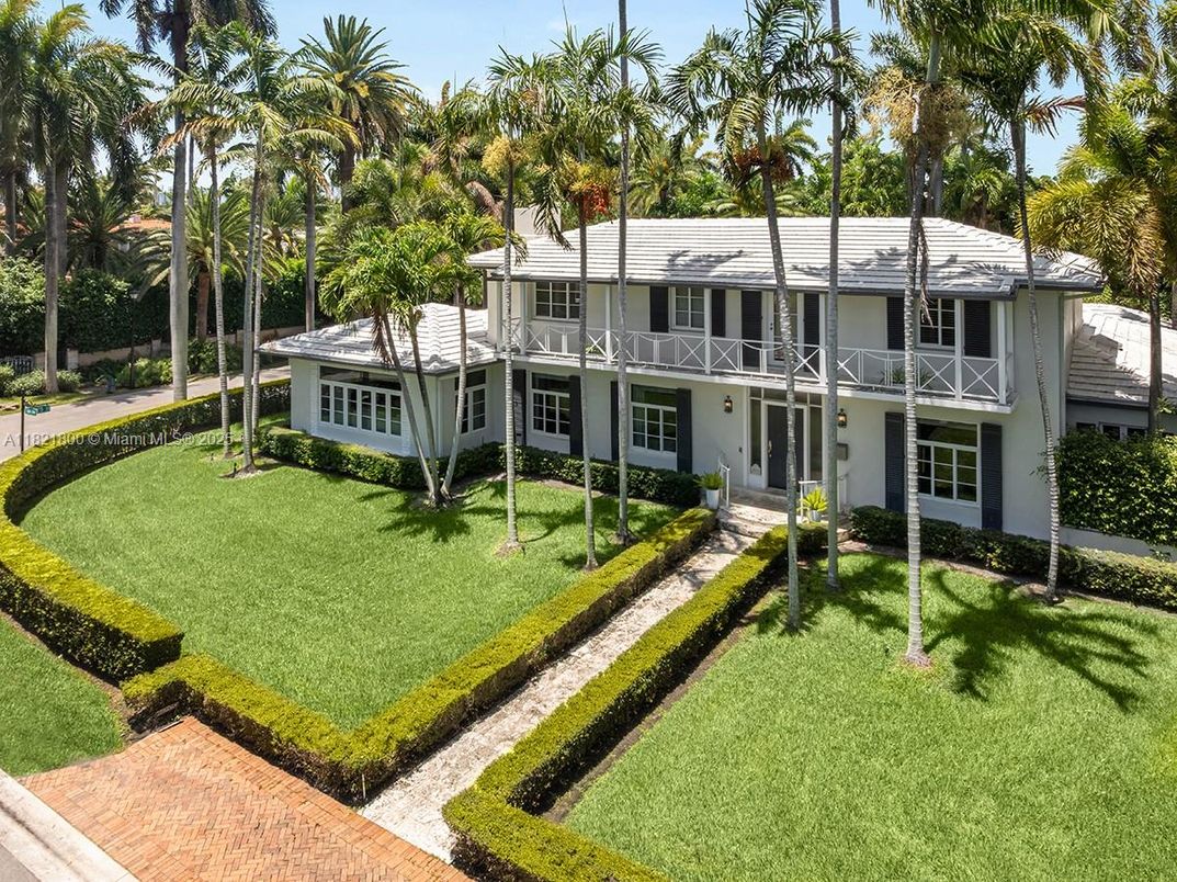 Backyard, Exterior, Facade, Condo Building