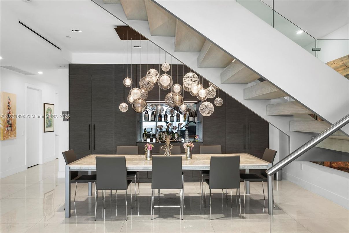 Dining room, Interior, Pendant Lights, Recessed Lighting