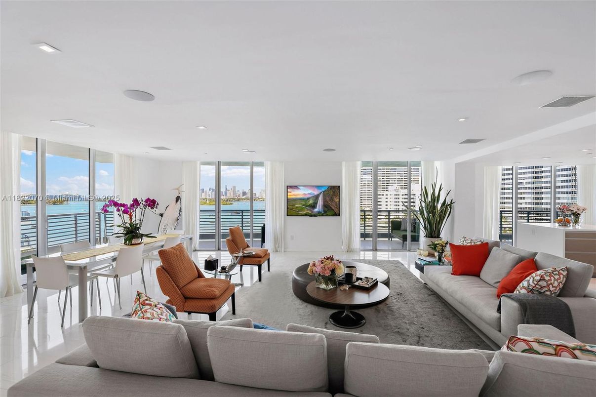 Dining room, Interior, Living room, Recessed Lighting, Water
