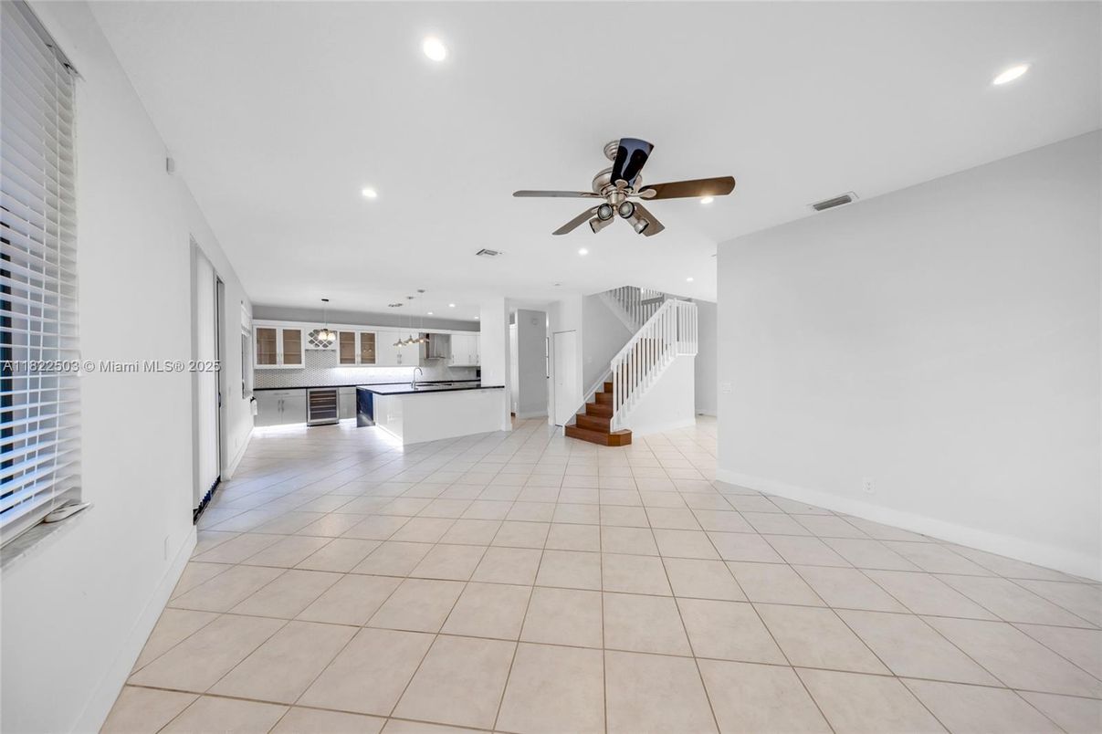 Empty room, Interior, Kitchen, Recessed Lighting