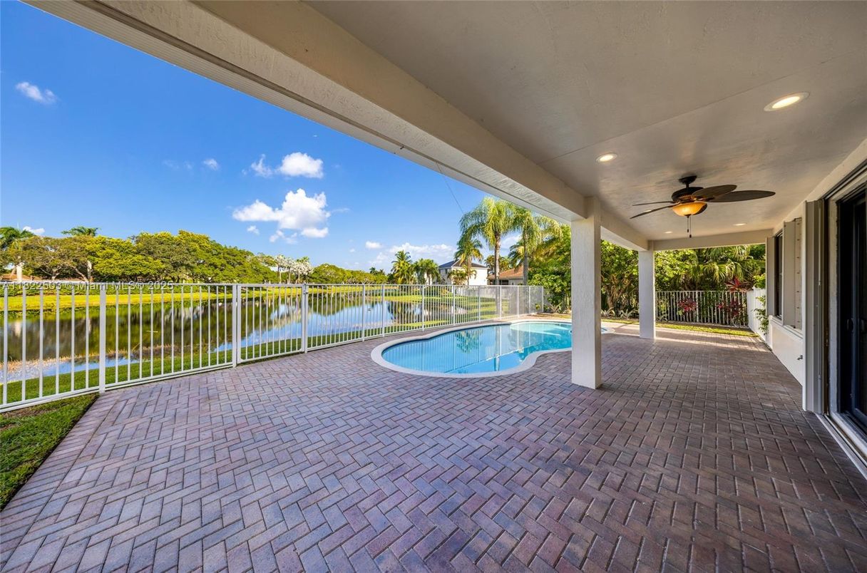 Exterior, Pool, Water