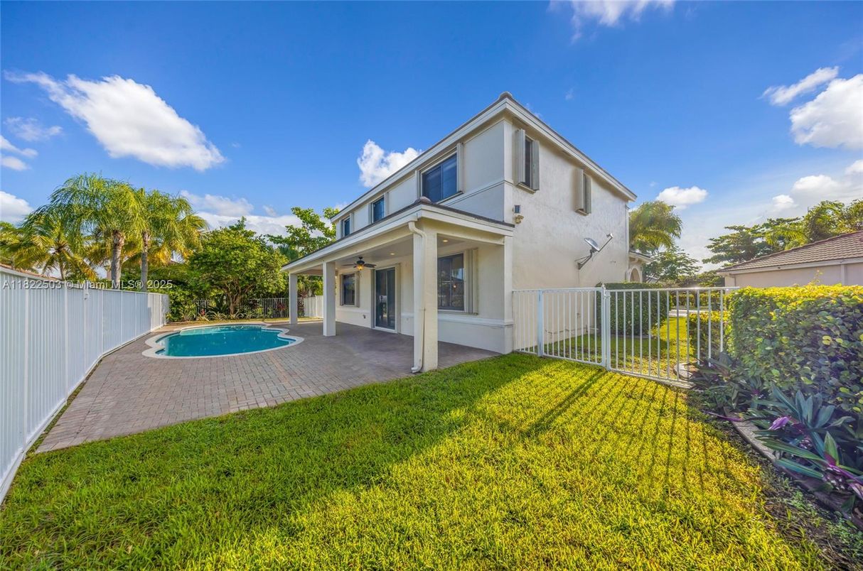 Backyard, Exterior, Pool