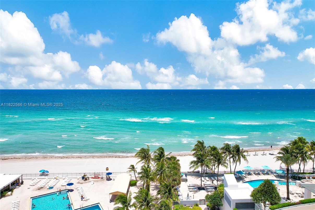 Exterior, Pool, Water