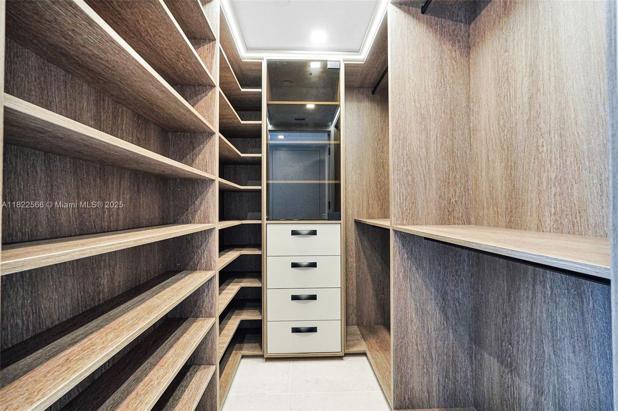 Interior, Recessed Lighting, Walk-in Closets