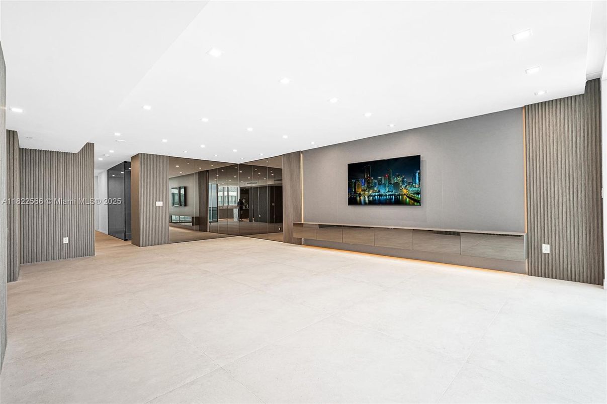 Empty room, Interior, Recessed Lighting