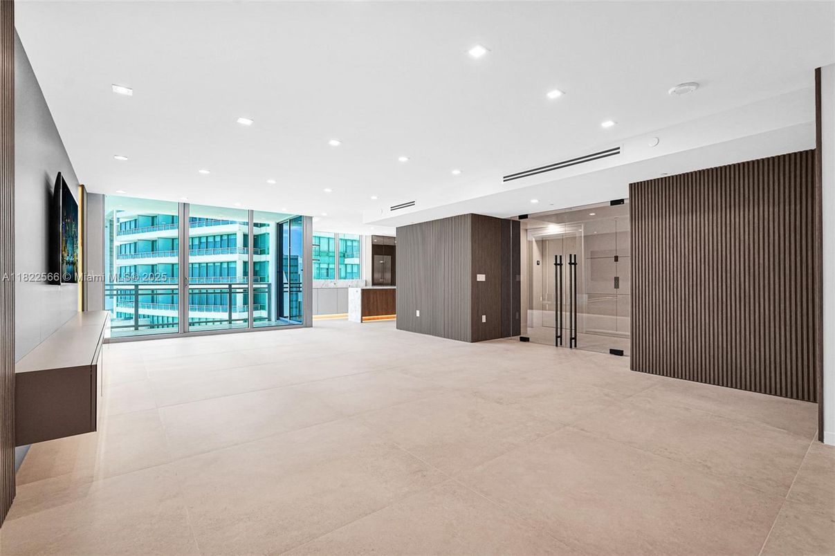 Empty room, Interior, Recessed Lighting